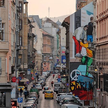 Chic, Captivating Space Budapest Exterior photo